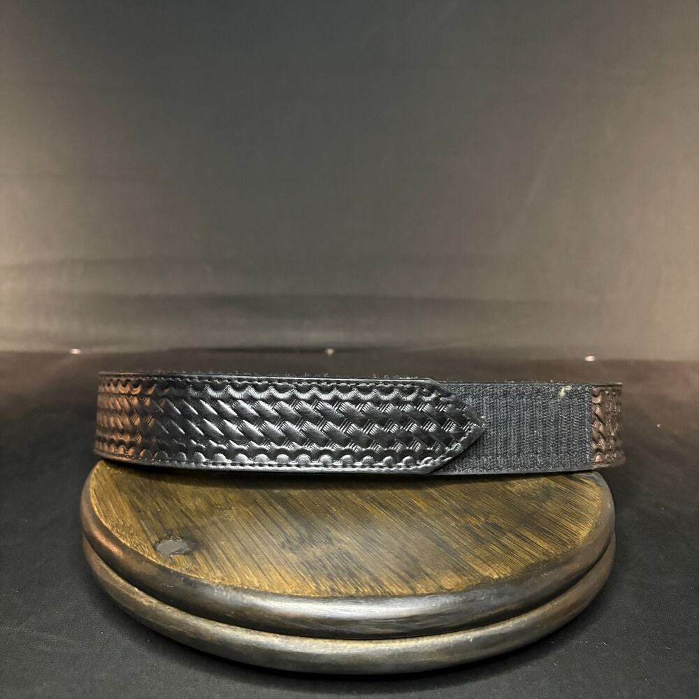 Boston Leather Garrison Belt Hook & Loop Lined Size XS Buckleless Basketweave